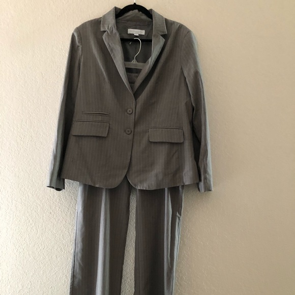 NY and Co Grey Suit - Picture 1 of 6